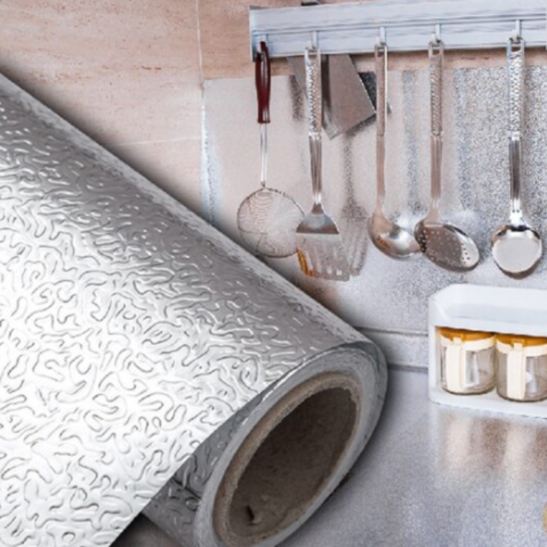 Rouleau d'adhésif aluminium brossé Peau d'Orange avec ustensiles de cuisine